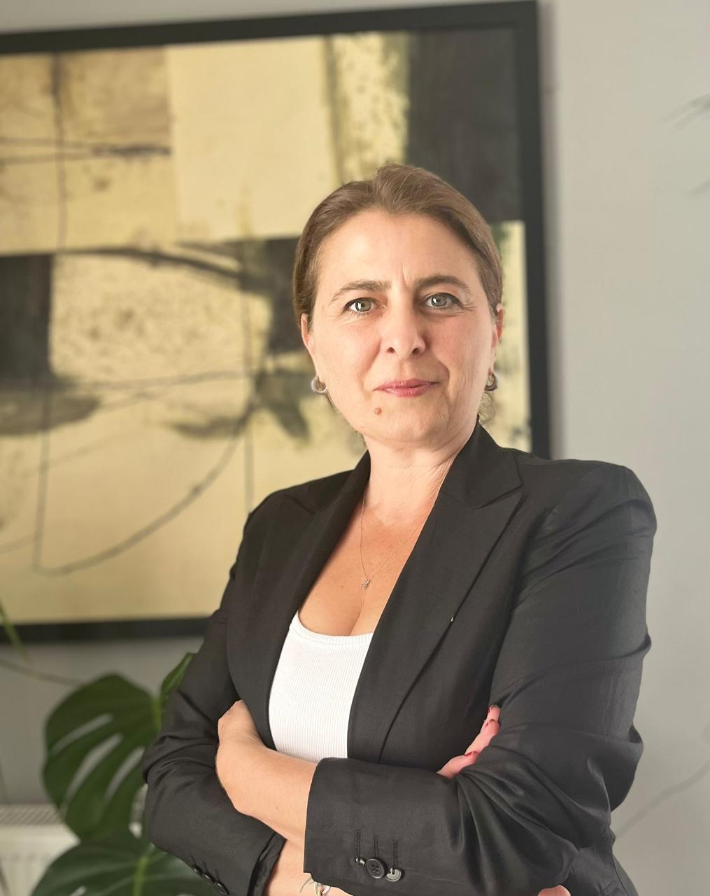 kare-fuar-izmir-kongre-sergi-etkinlik-organizasyon-ekibimiz-burcu-pasaoglu
